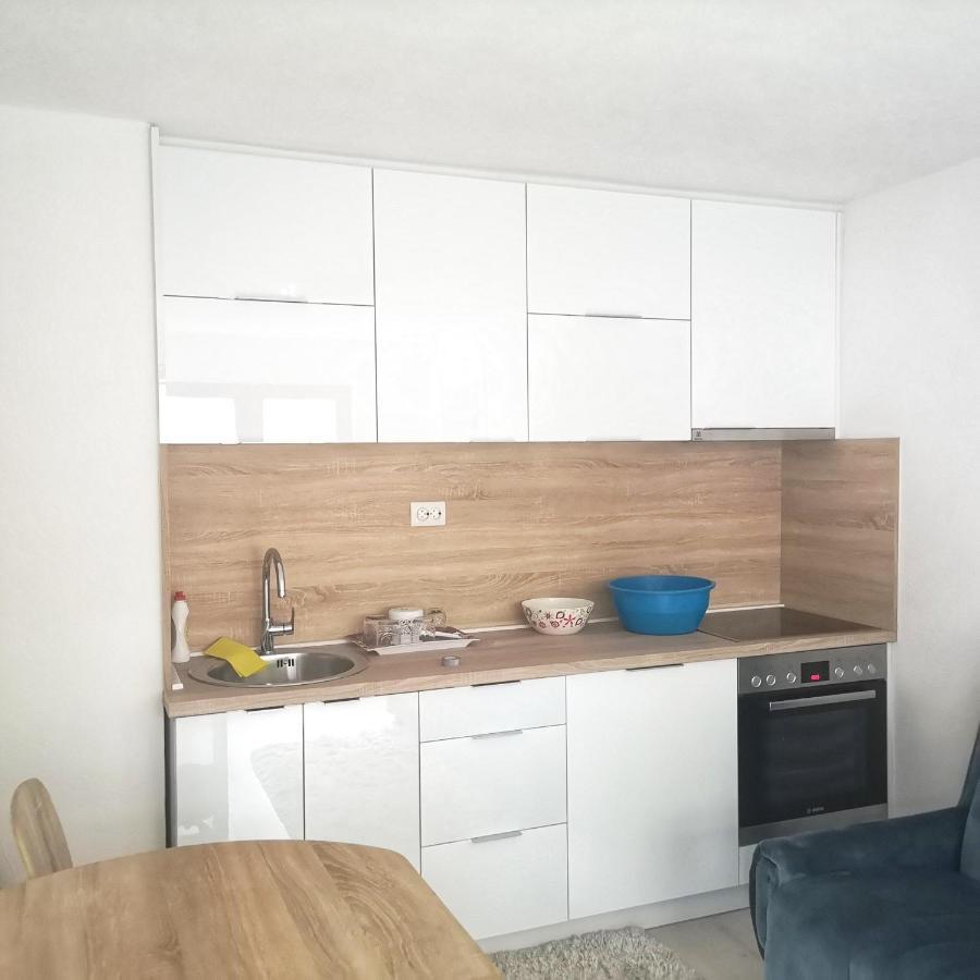 Family Apartment With Garden Сараево Екстериор снимка