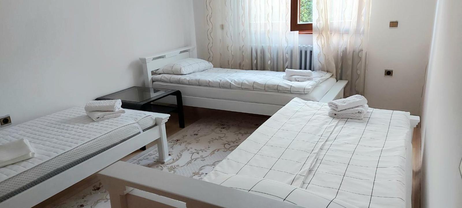 Family Apartment With Garden Сараево Екстериор снимка