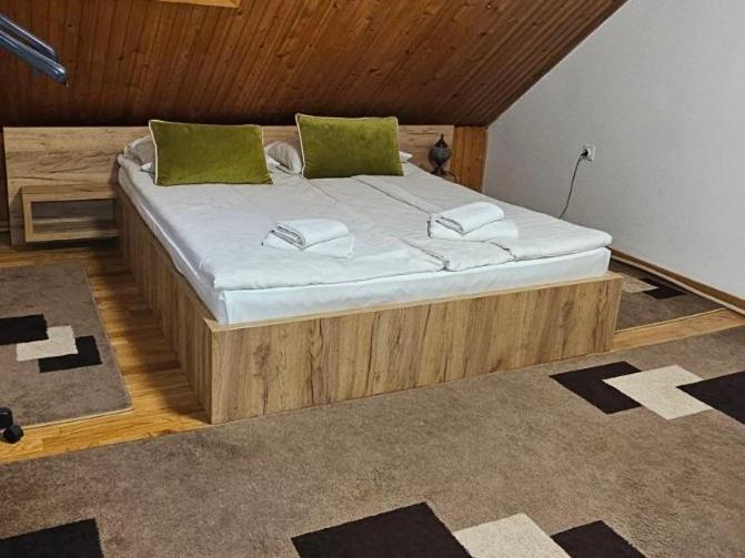 Family Apartment With Garden Сараево Екстериор снимка