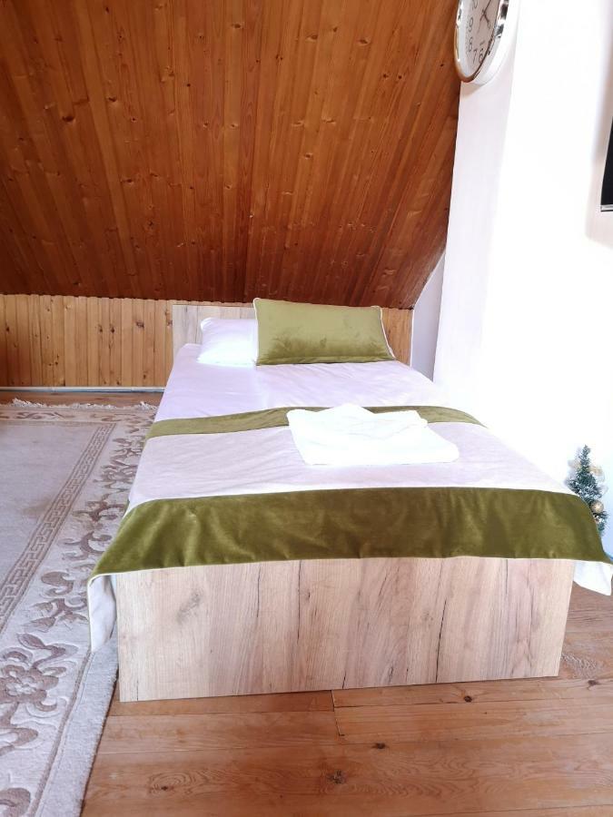 Family Apartment With Garden Сараево Екстериор снимка